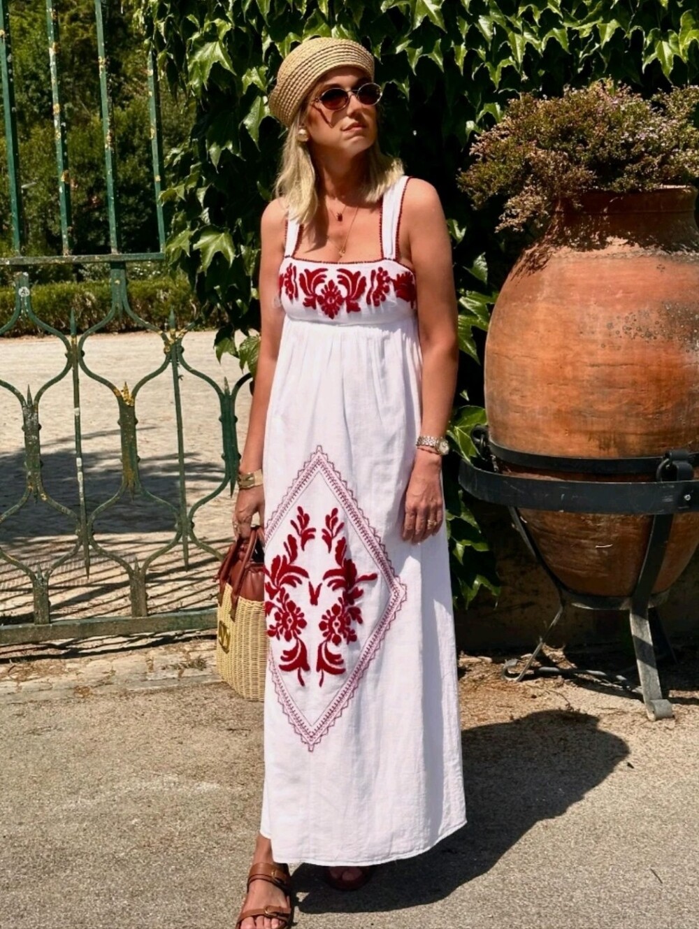 Sz M ZARA EMBROIDERED TEXTURED MIDI DRESS